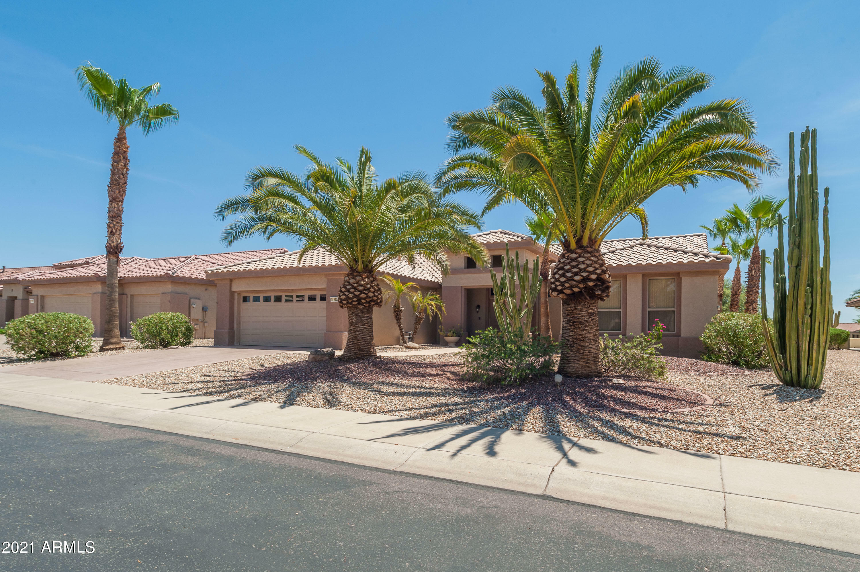 Property Photo:  19925 N Hidden Ridge Drive  AZ 85374 