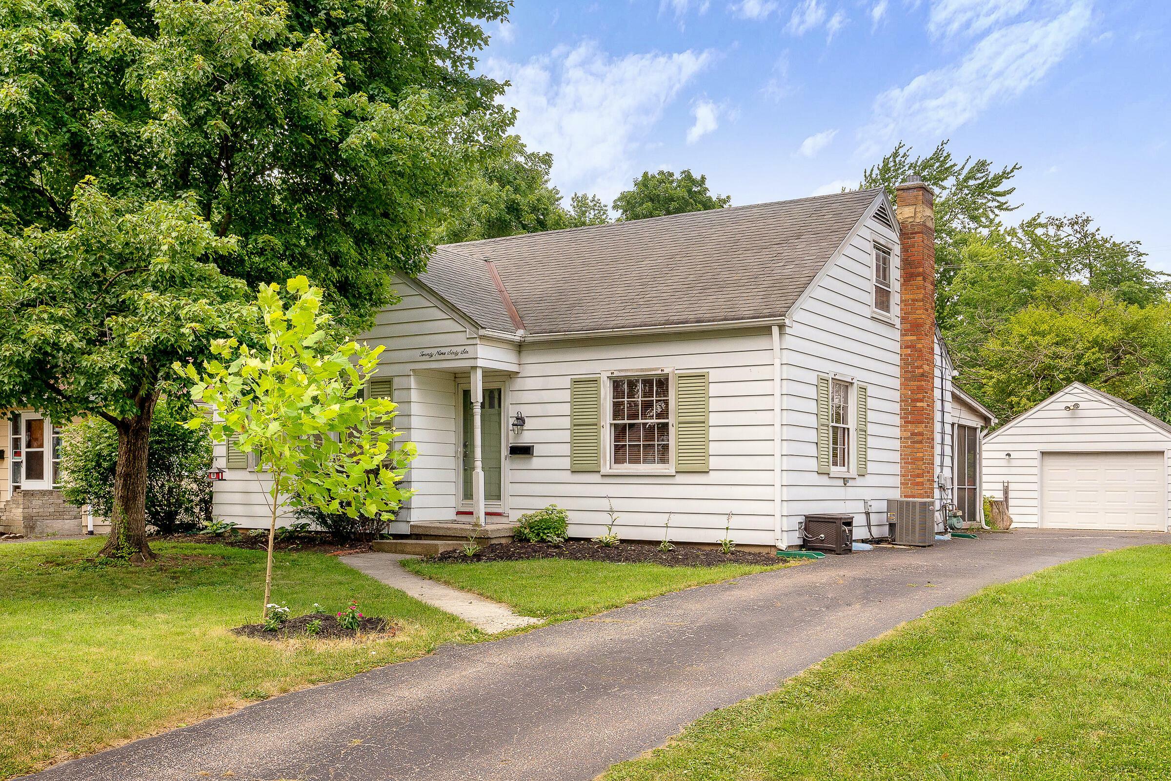 Property Photo:  2966 Brownlee Avenue  OH 43209 