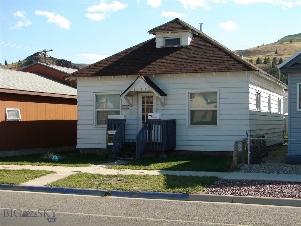 Property Photo:  1117 E 4th  MT 59711 