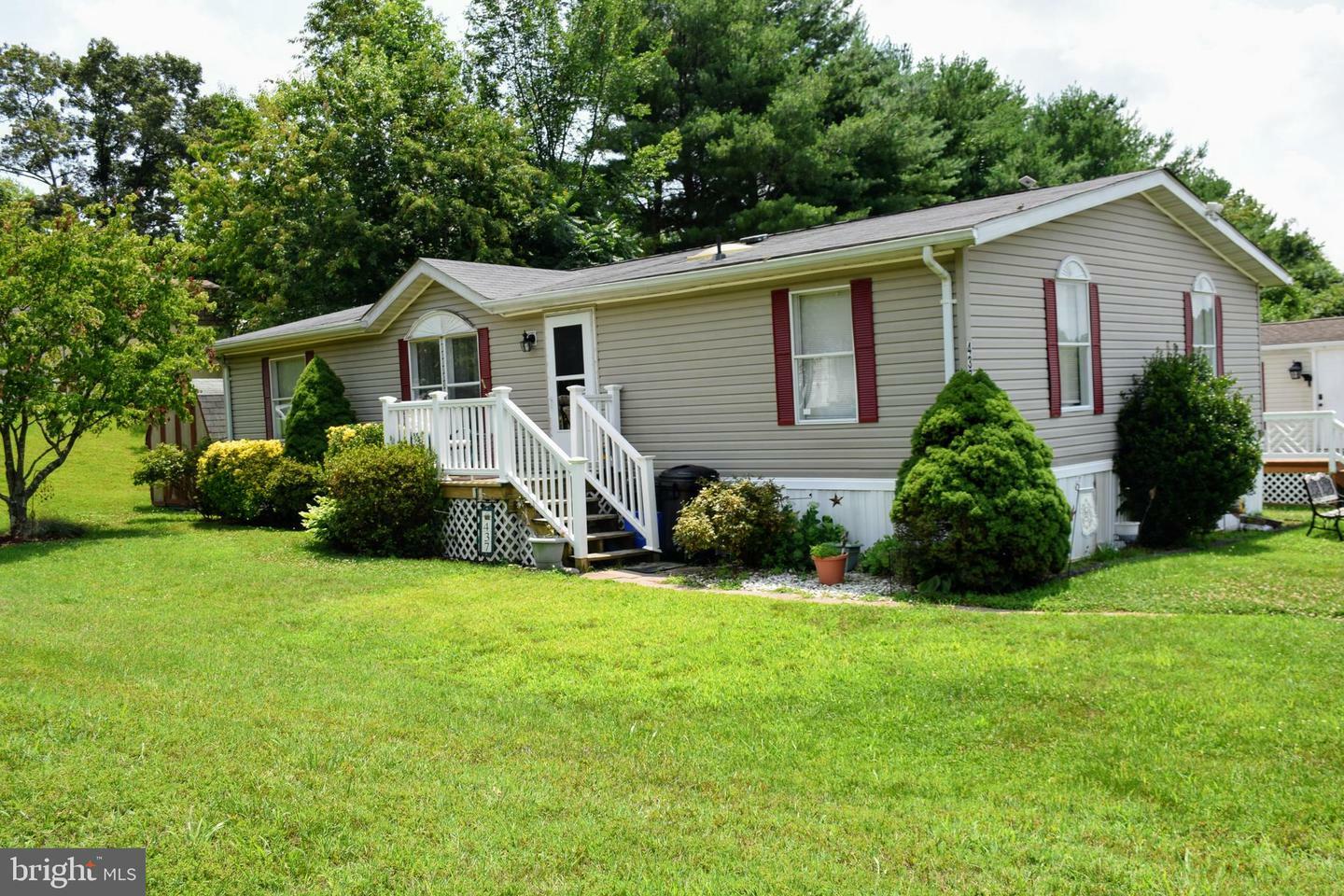 Property Photo: 437 Sarah Anne Drive MD 20711