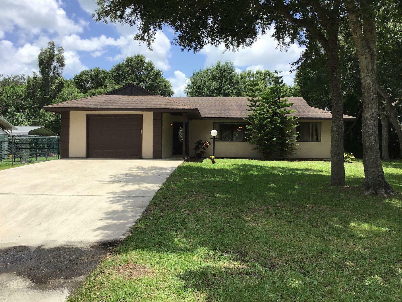 Property Photo:  5309 Hummingbird Way  FL 34951 