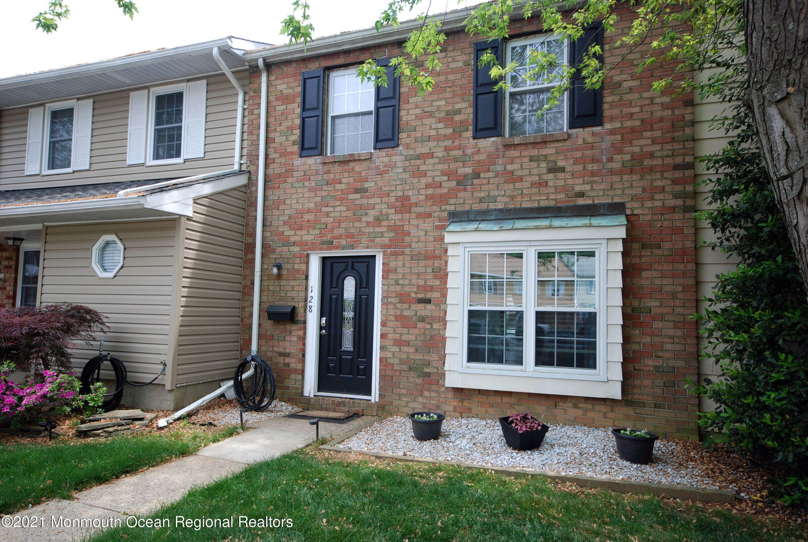 Property Photo:  128 Kingsley Way  NJ 07728 