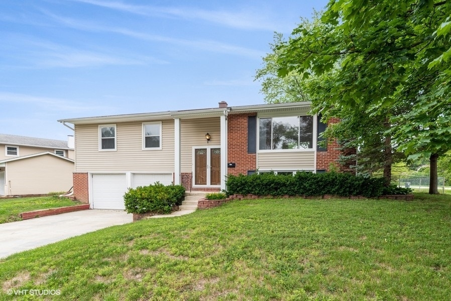 Property Photo:  4290 Dixon Drive  IL 60192 