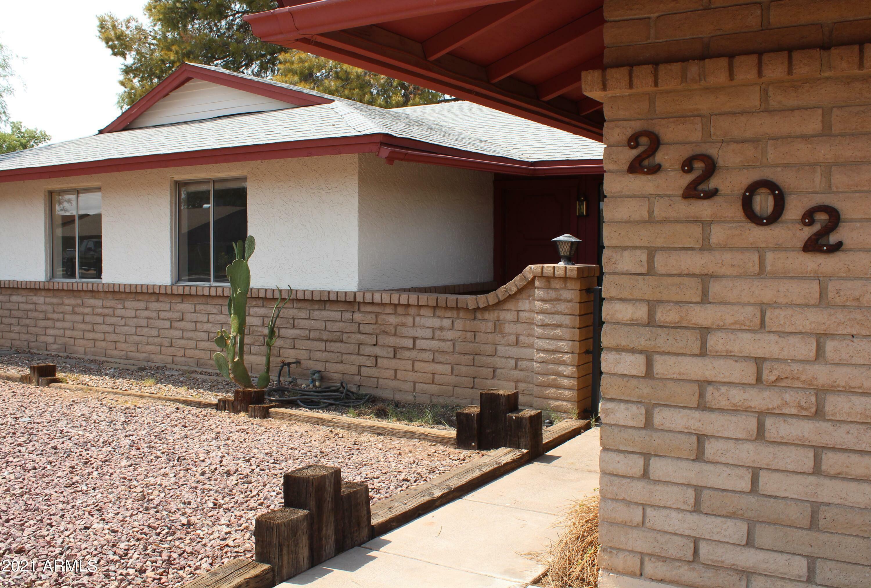 Property Photo:  2202 E Hampton Avenue  AZ 85204 