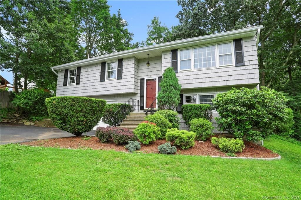 Property Photo:  84 Crestview Avenue  CT 06907