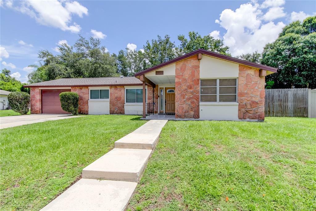 Property Photo:  4904 Steel Dust Lane  FL 33559 