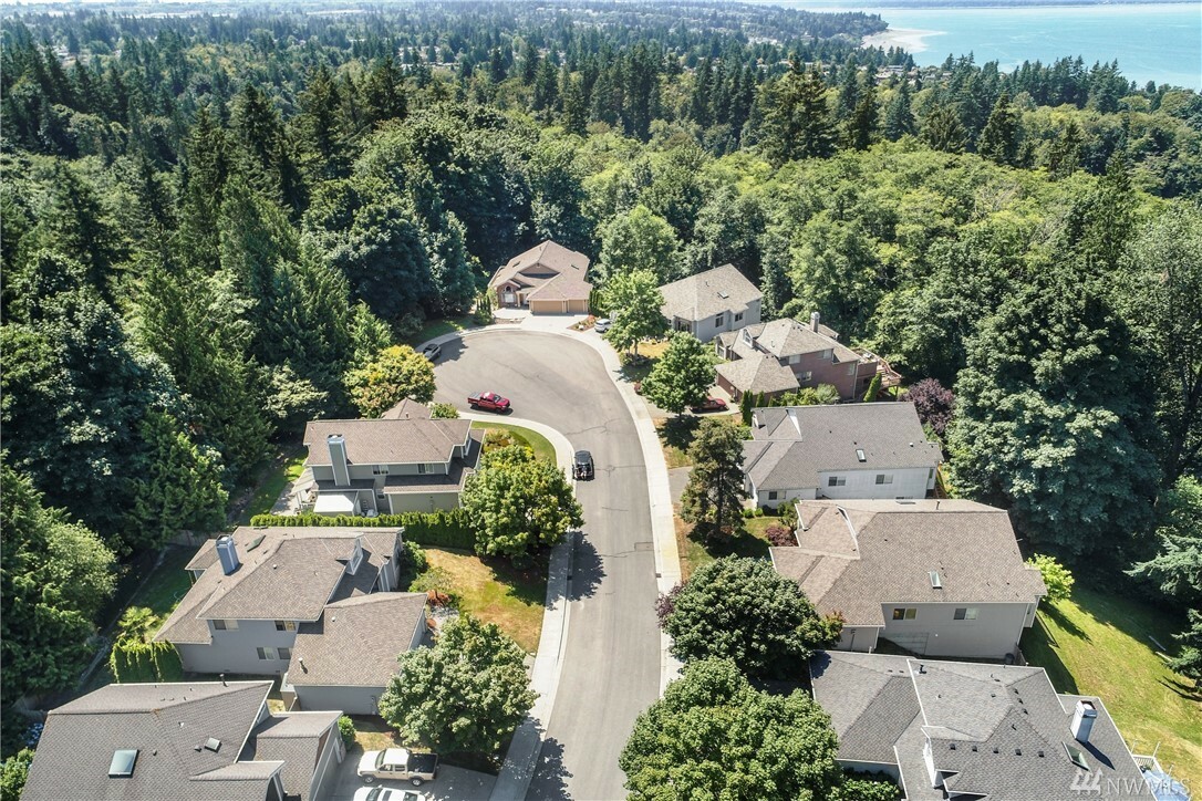 Property Photo: 617 40th Place WA 98201