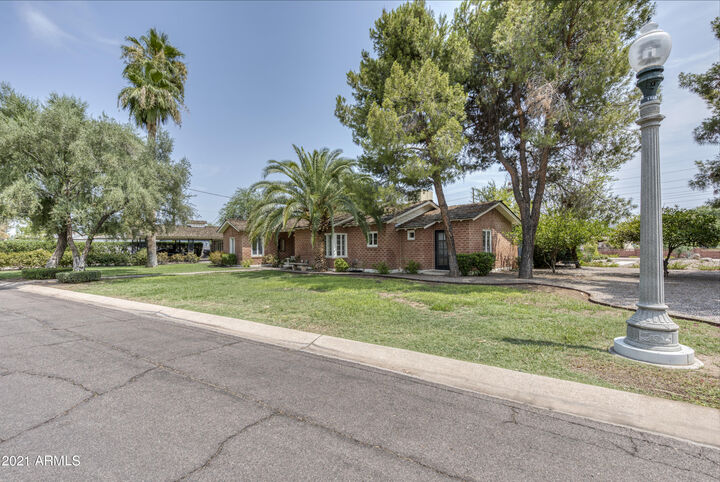 Property Photo: 905 E Cambridge Avenue AZ 85006