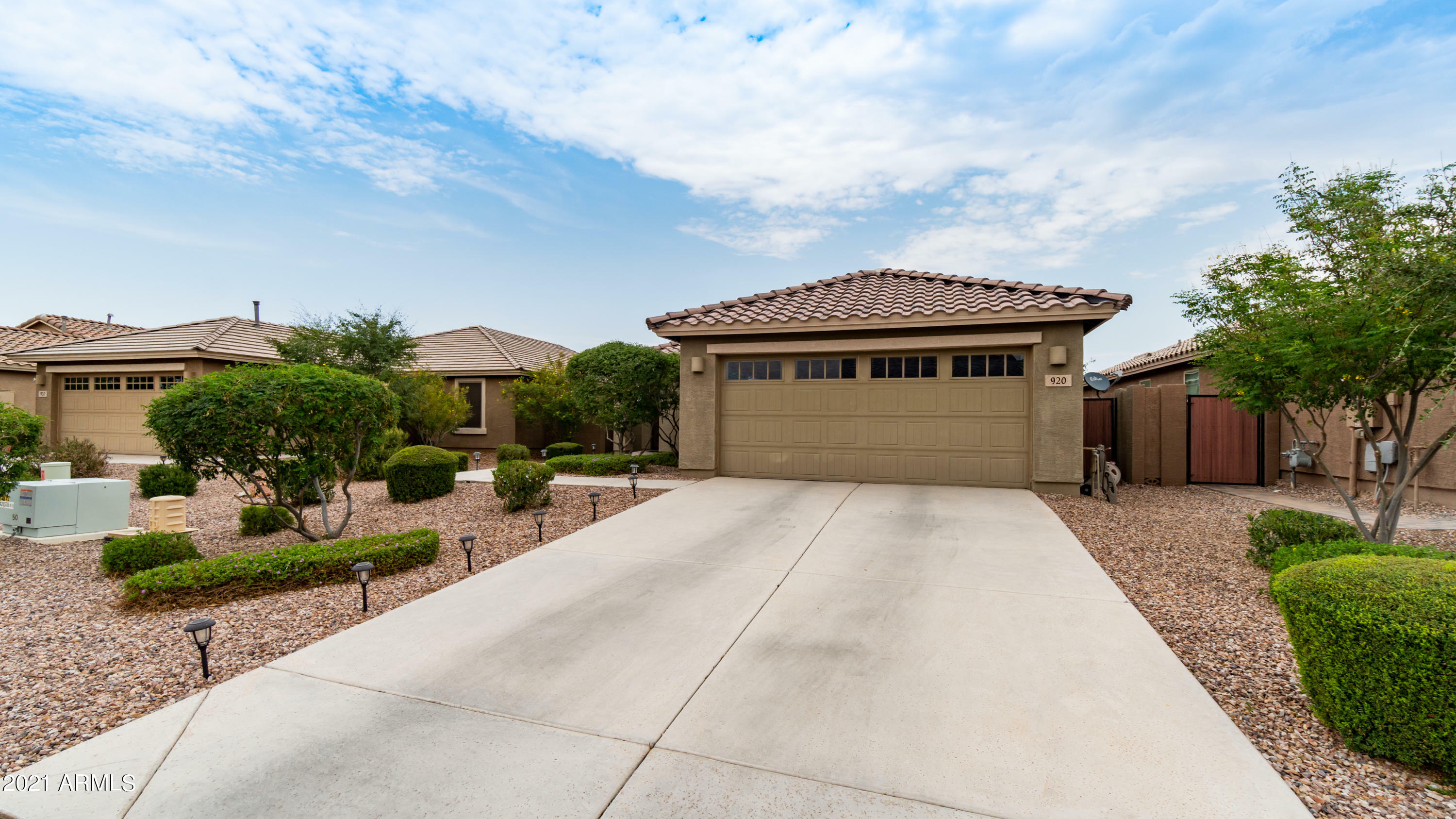 Property Photo: 920 W Lowell Drive AZ 85140