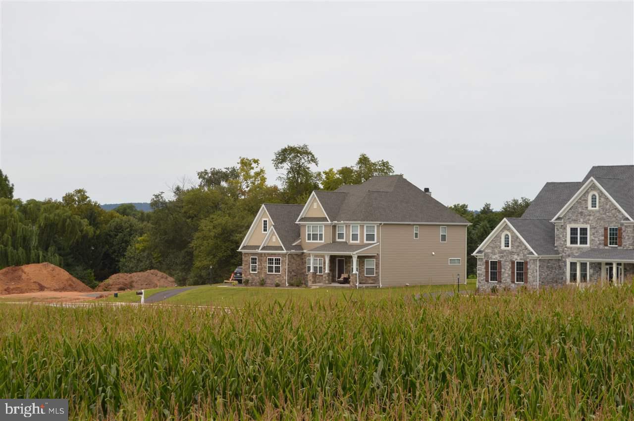 Property Photo: 2578 Hepplewhite Drive 103 PA 17404