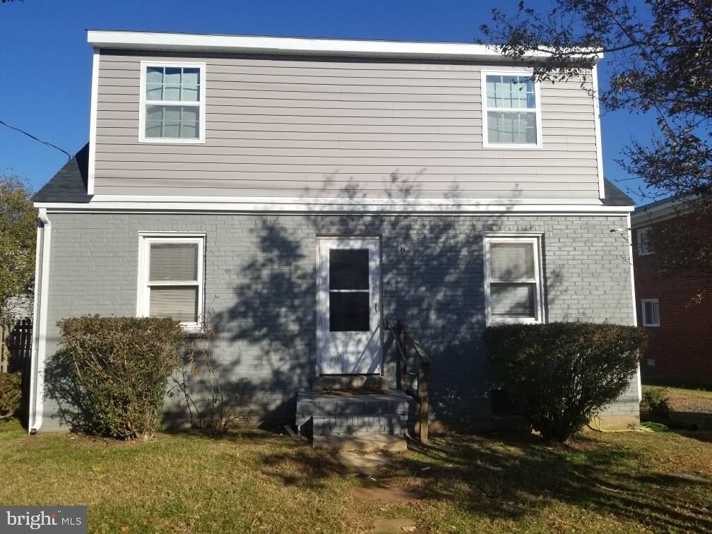 Property Photo:  1909 N Dinwiddie Street  VA 22207 