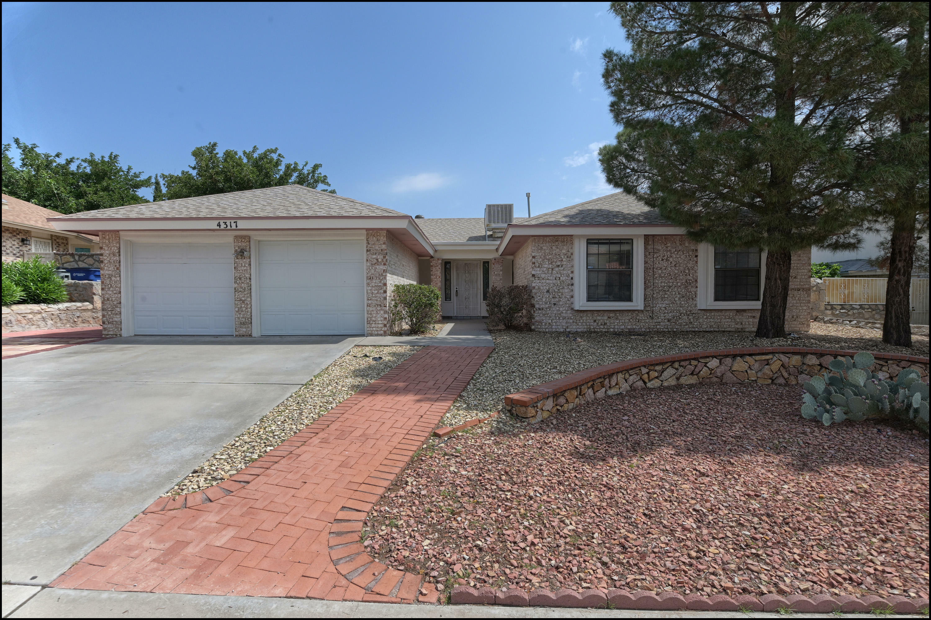 Property Photo: 4317 Loma De Brisas Drive TX 79934