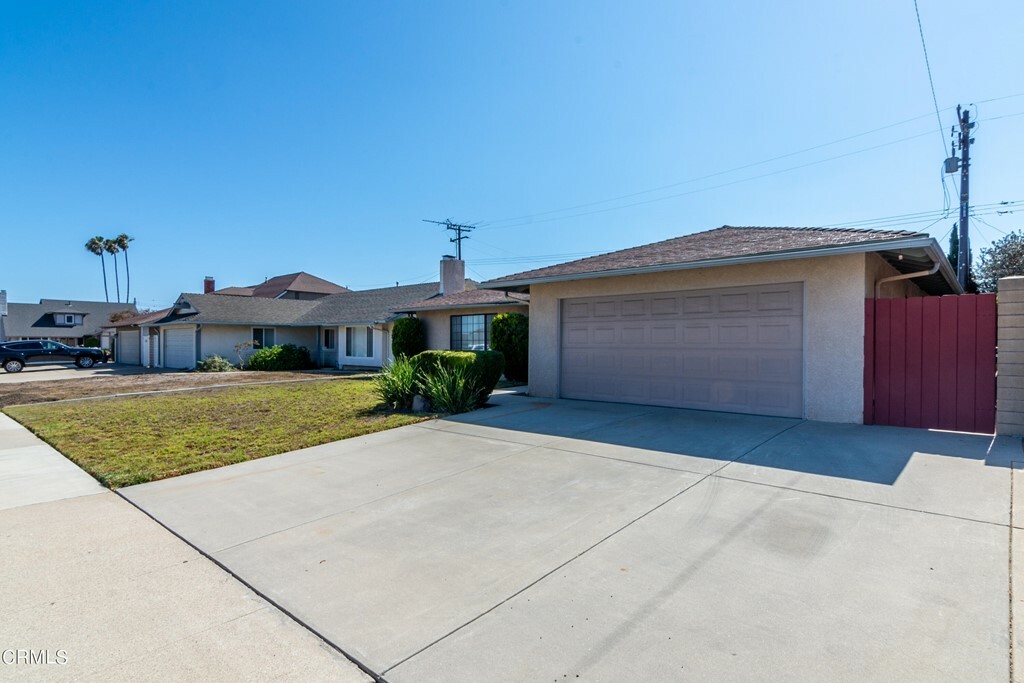 Property Photo:  1923 Sunridge Drive  CA 93003 