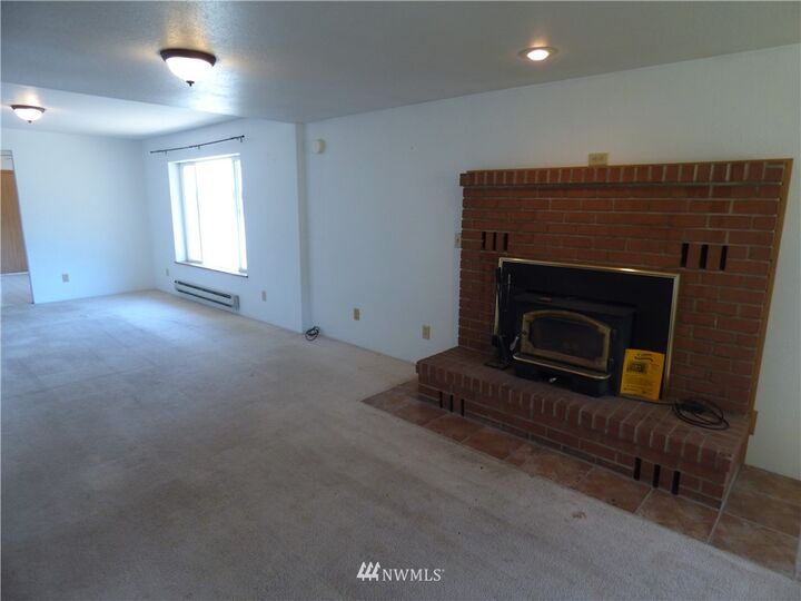 Property Photo:  848 Hwy 7  WA 98855 