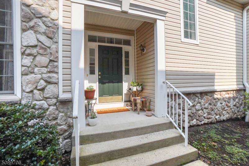 Property Photo:  18 Whalen Ct  NJ 07052 