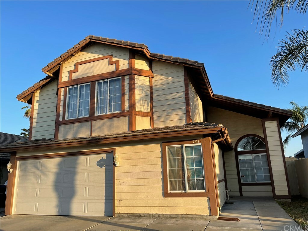 Property Photo: 533 El Mirador Road CA 92571