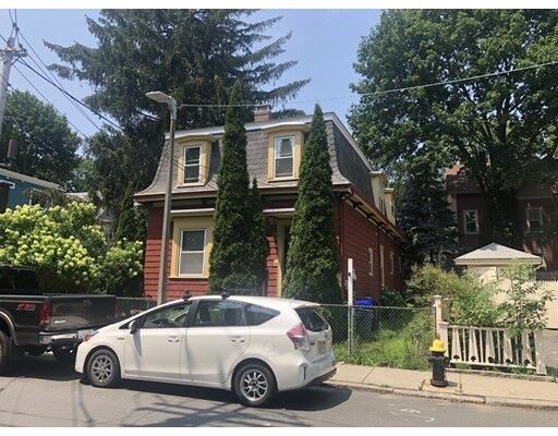 Property Photo: 183 Chestnut Ave MA 02130