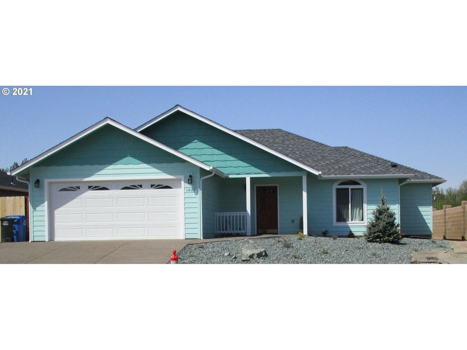 Property Photo:  1602 George Tweed Blvd  OR 97527 