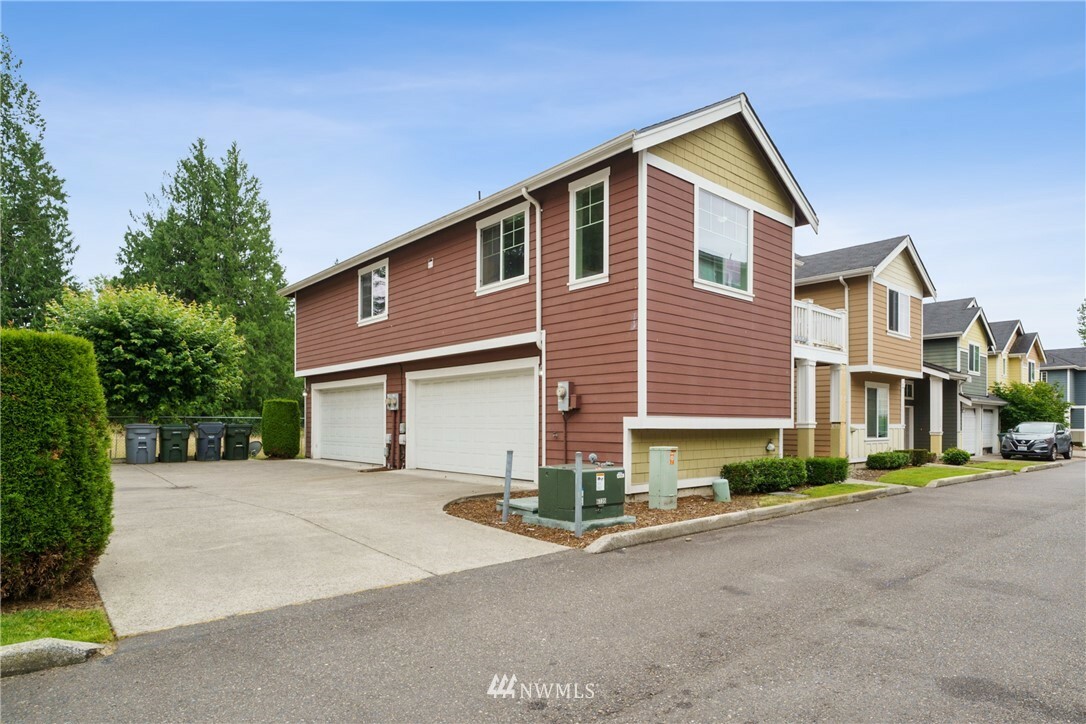 Property Photo: 14866 36th Avenue Ct E 14 WA 98446