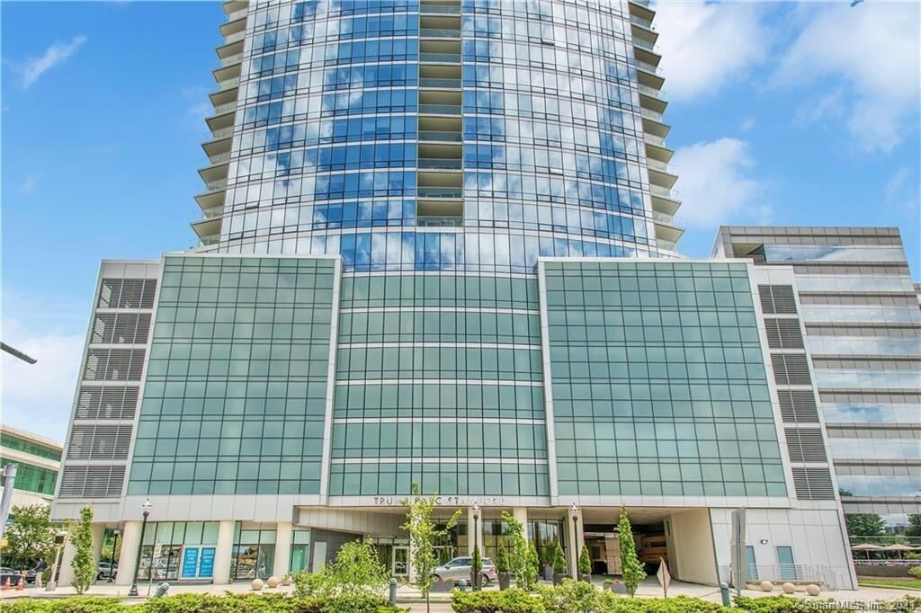 Property Photo:  1 Broad Street 8B  CT 06901 