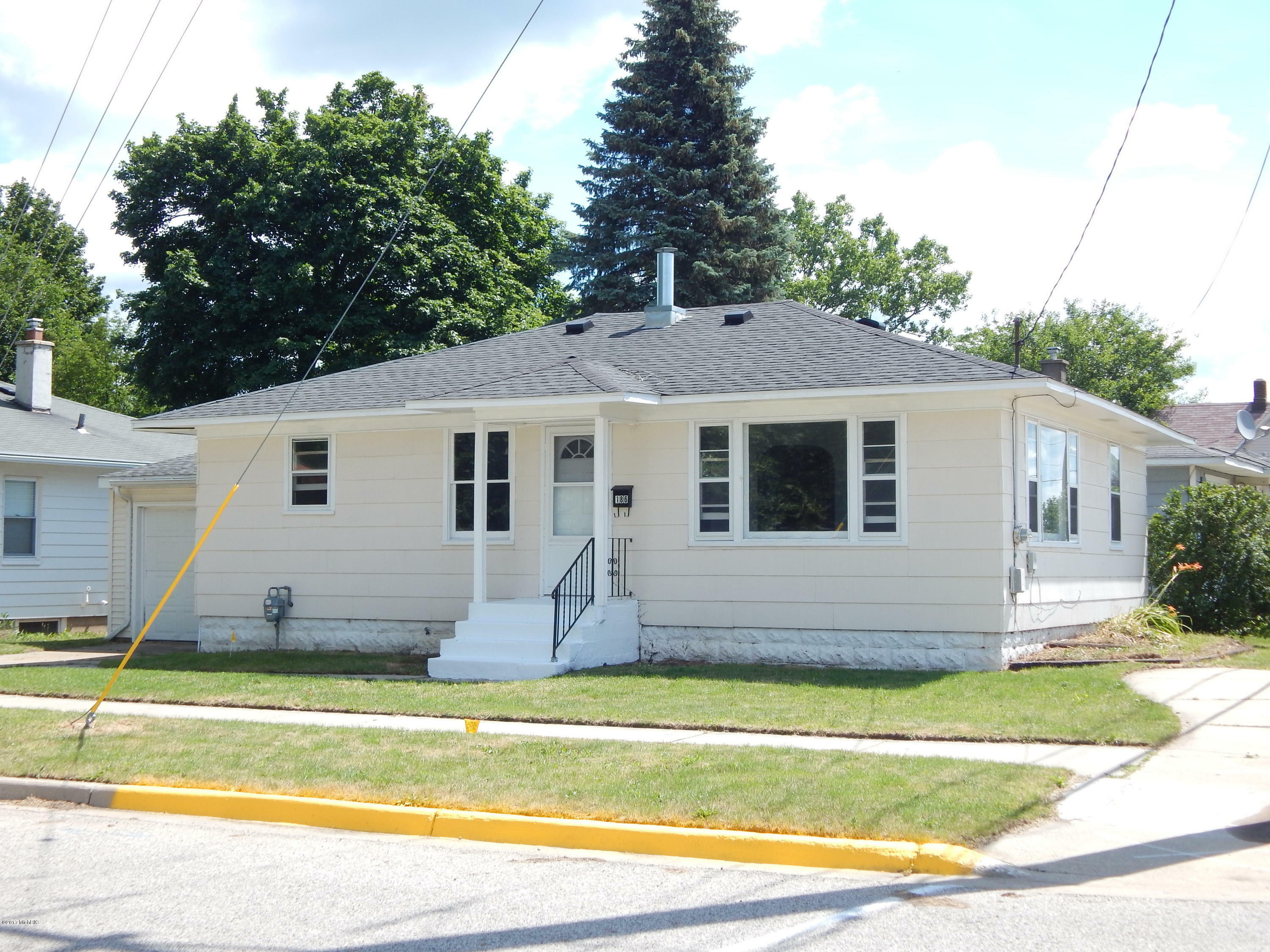 Property Photo:  186 Washington Street  MI 49345 