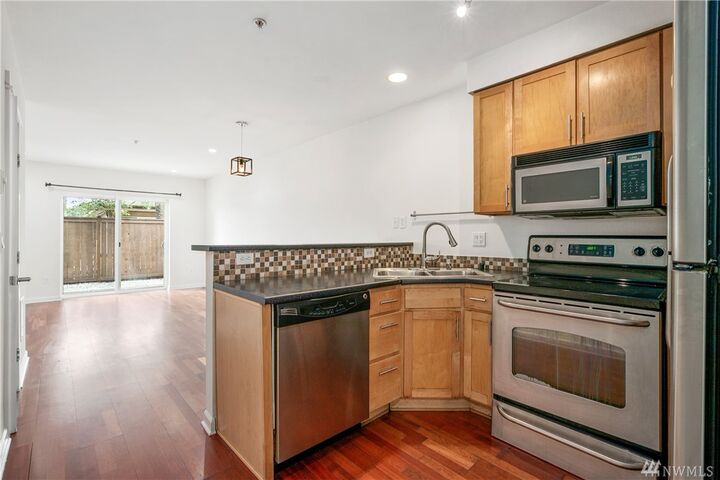 Property Photo: 7322 Rainier Ave S 105 WA 98118
