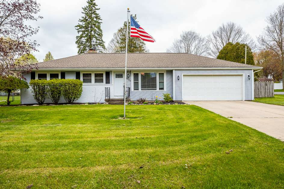 Property Photo:  2602 S St Anthony  MI 49203 