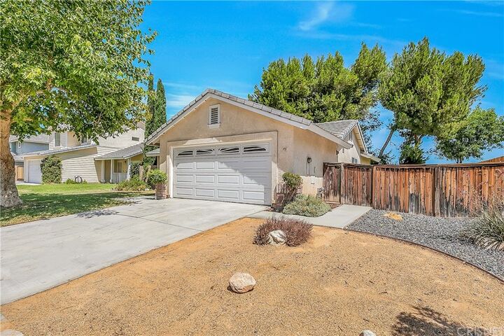 Property Photo: 2527 W Lingard Street CA 93536