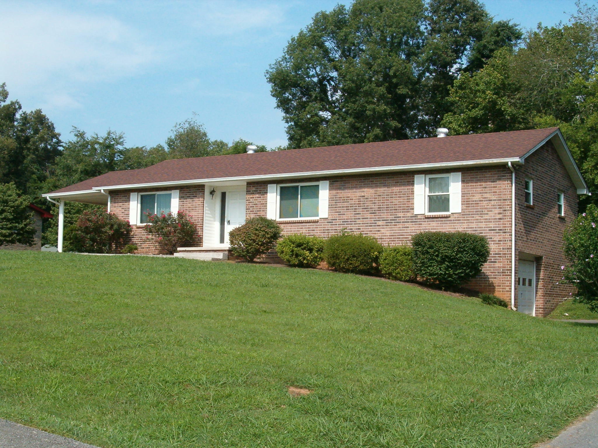 Property Photo:  128 Rhonda Way  TN 37854 