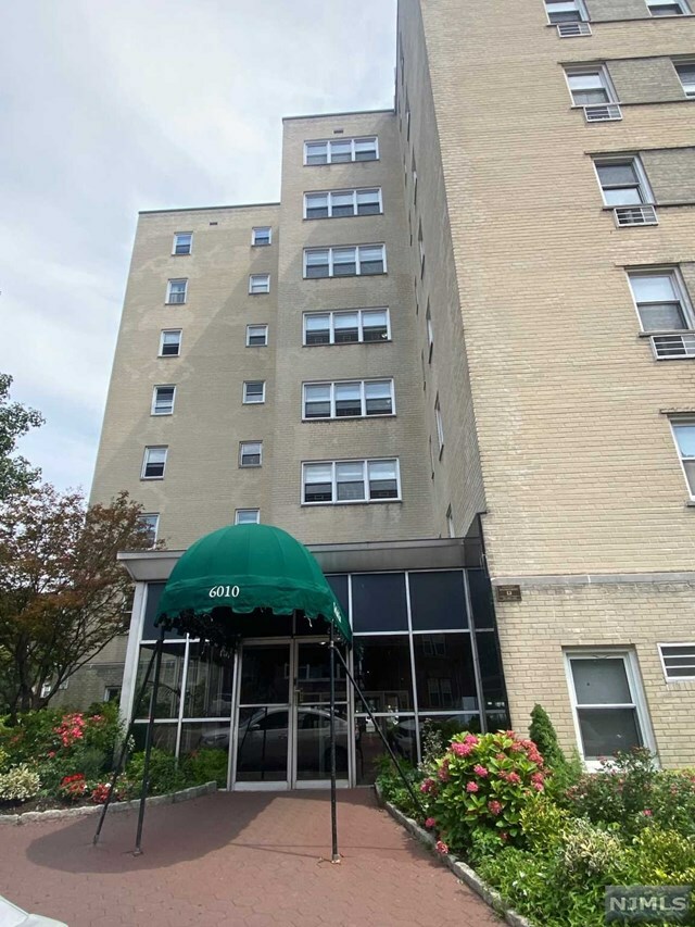 6010 Boulevard East 87A  West New York NJ 07093 photo