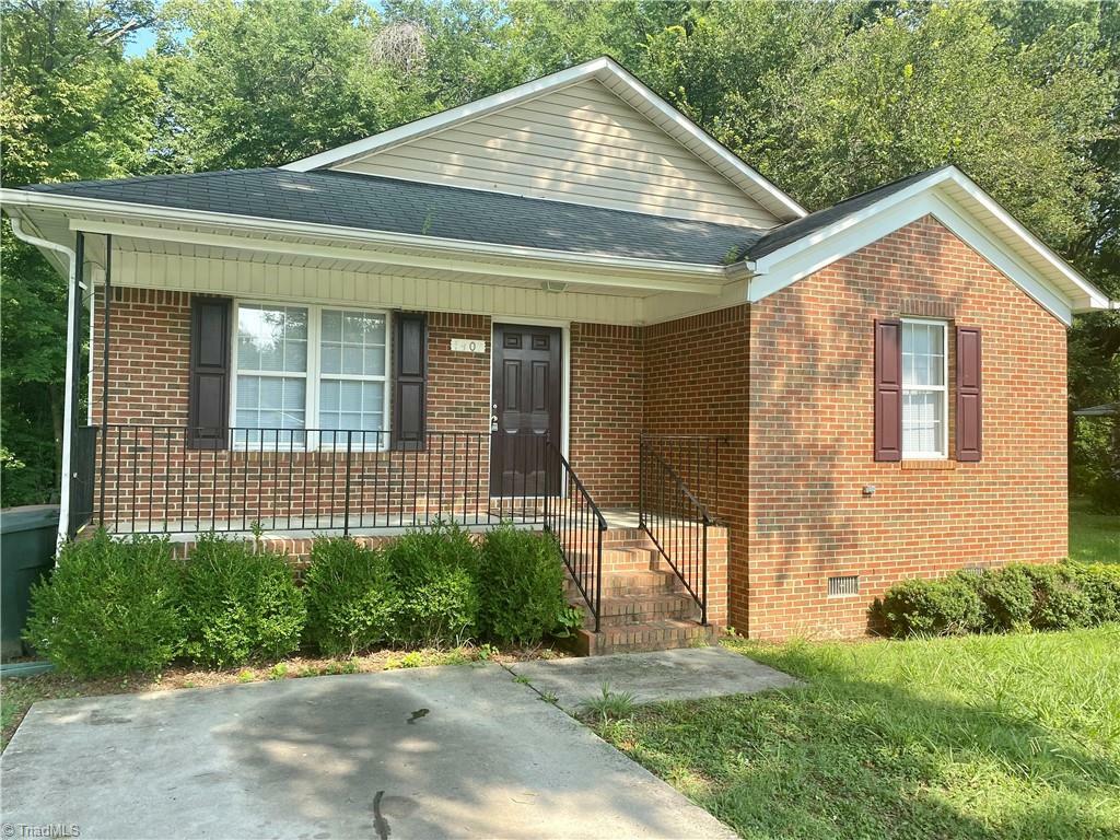 Property Photo:  1407 S English S English Street S  NC 27401 