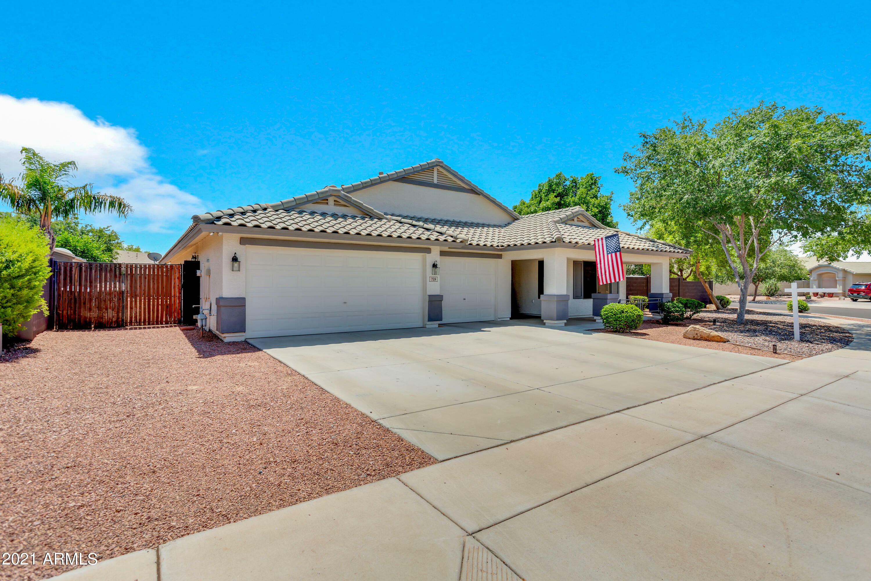 Property Photo:  739 N 168th Avenue  AZ 85338 