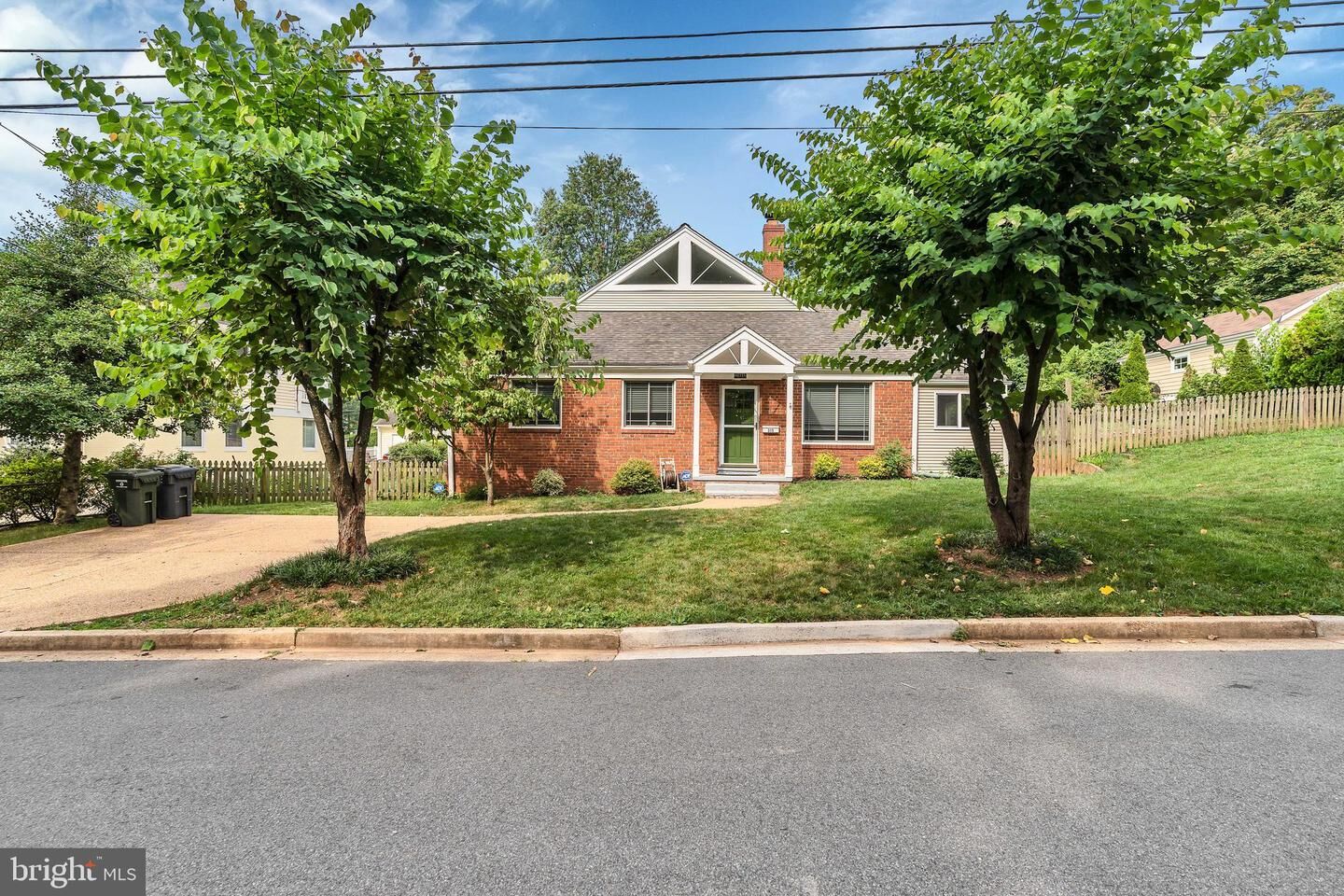 Property Photo: 615 Laura Drive VA 22046
