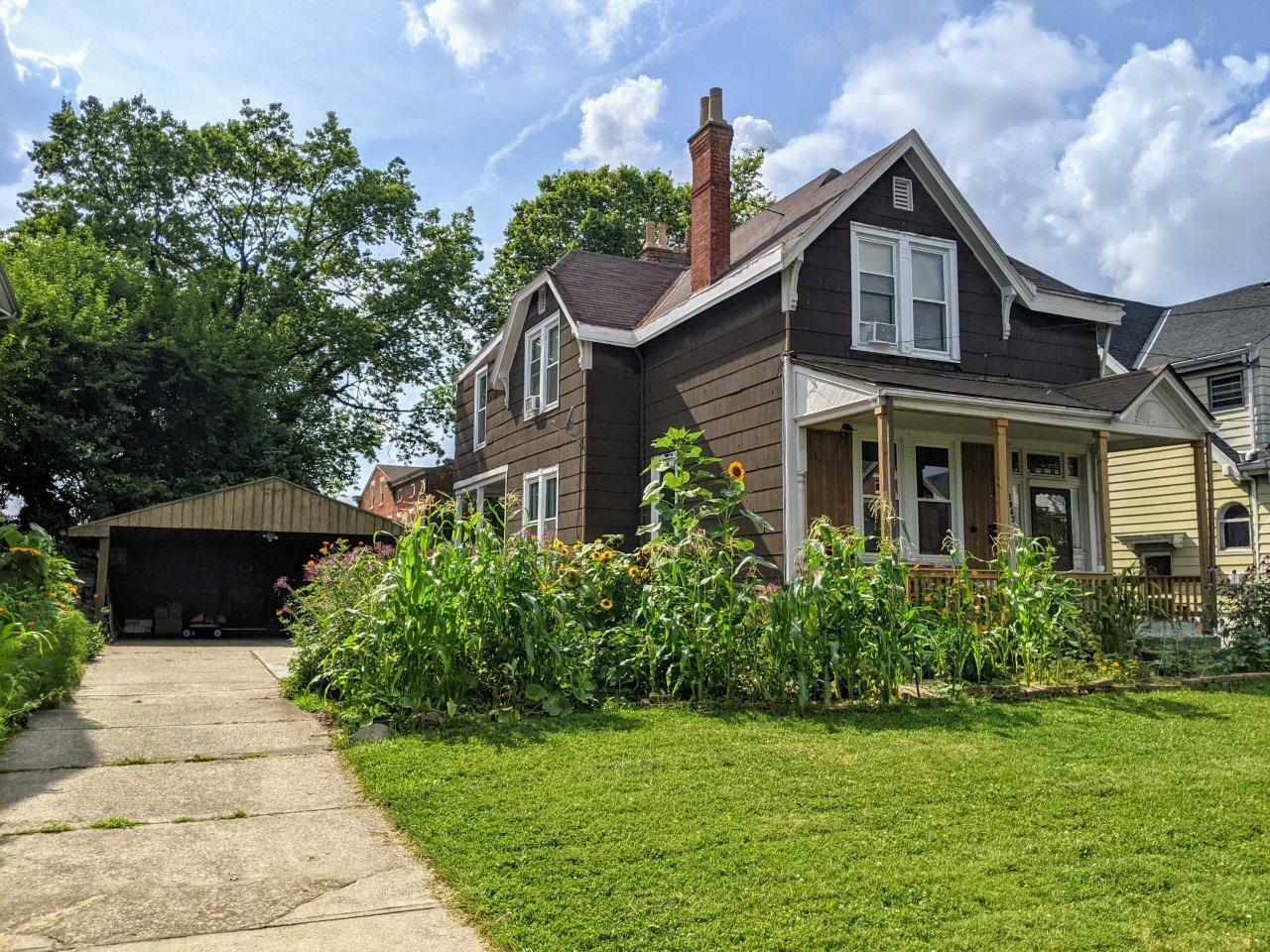 Property Photo:  1047 Academy Ave  OH 45205 