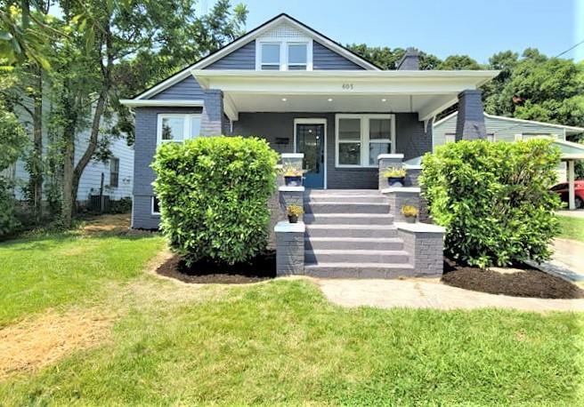 Property Photo:  605 Farragut Ave  TN 37917 