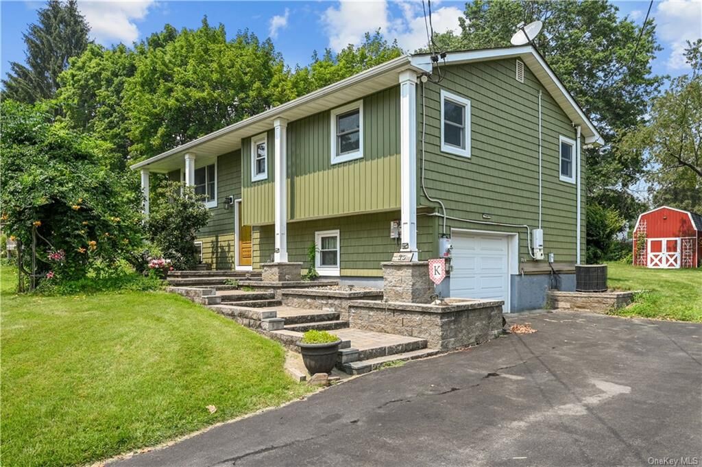 Property Photo:  35 Loch Lomond Lane  NY 10941 