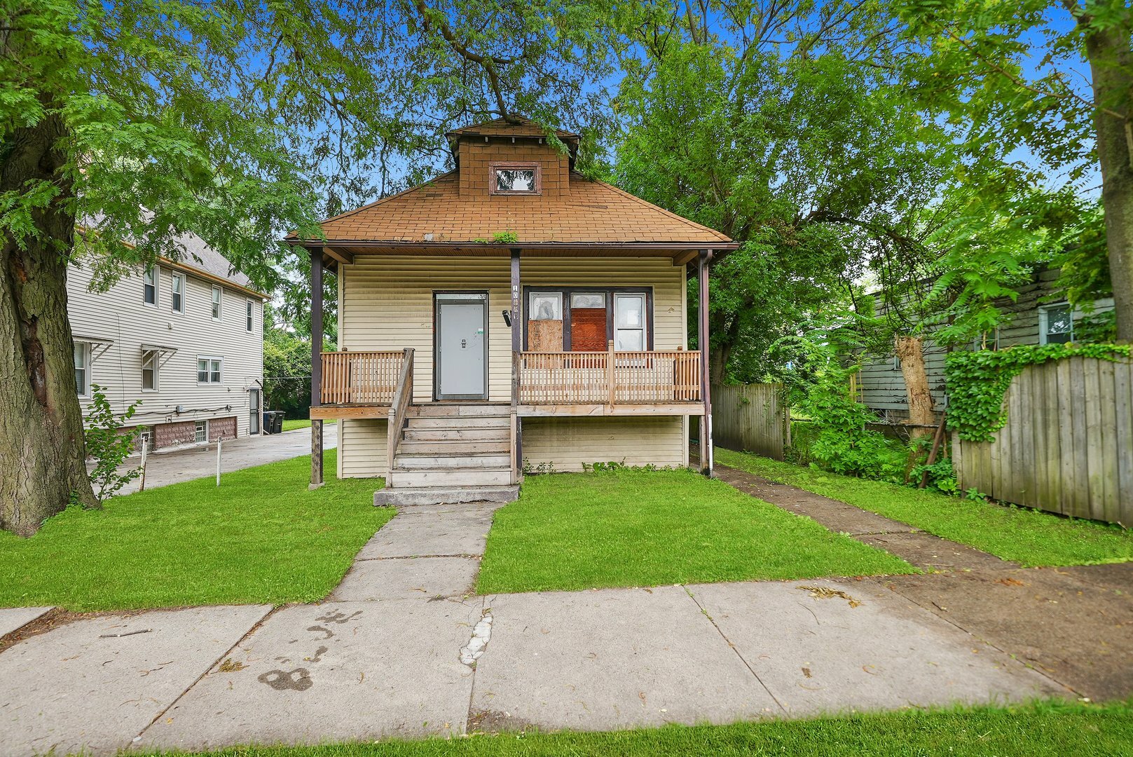 Property Photo: 10653 S May Street IL 60643