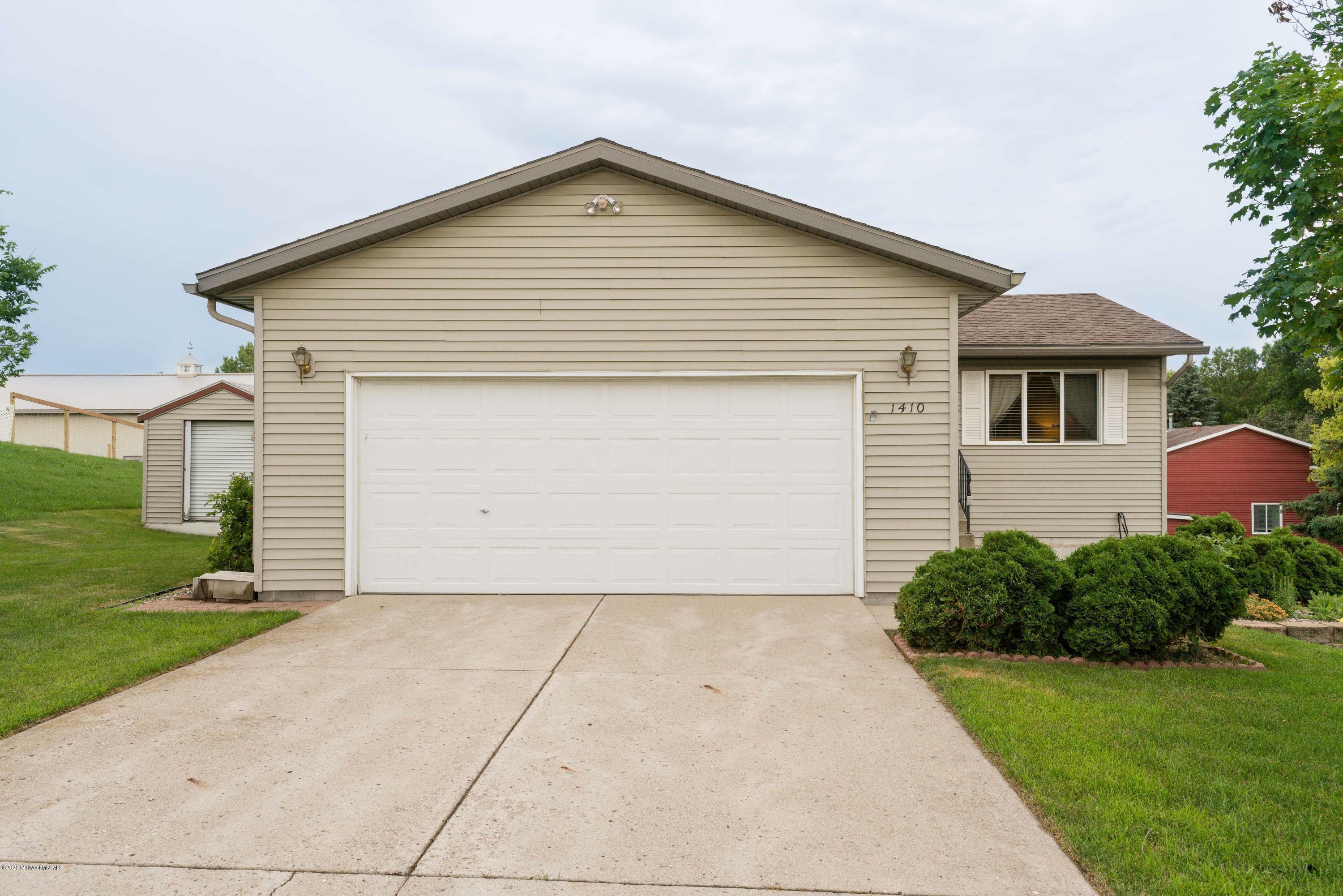 Property Photo: 1410 S Mabelle Avenue MN 56537