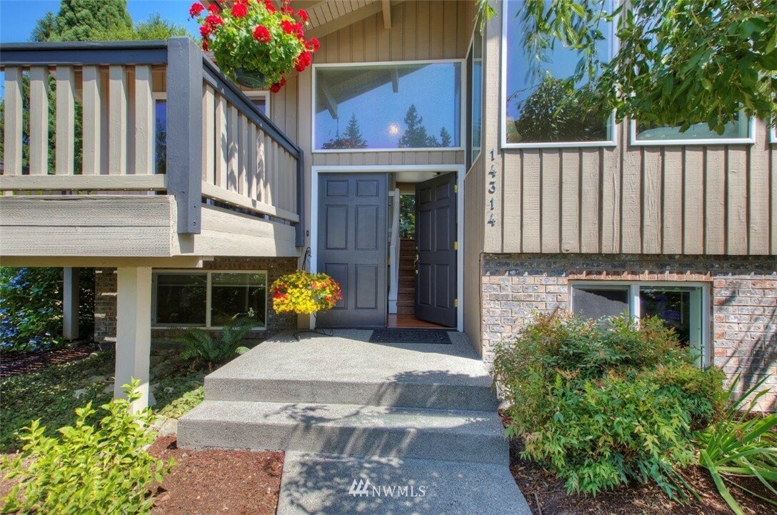 Property Photo:  14314 SE 243rd St  WA 98042 