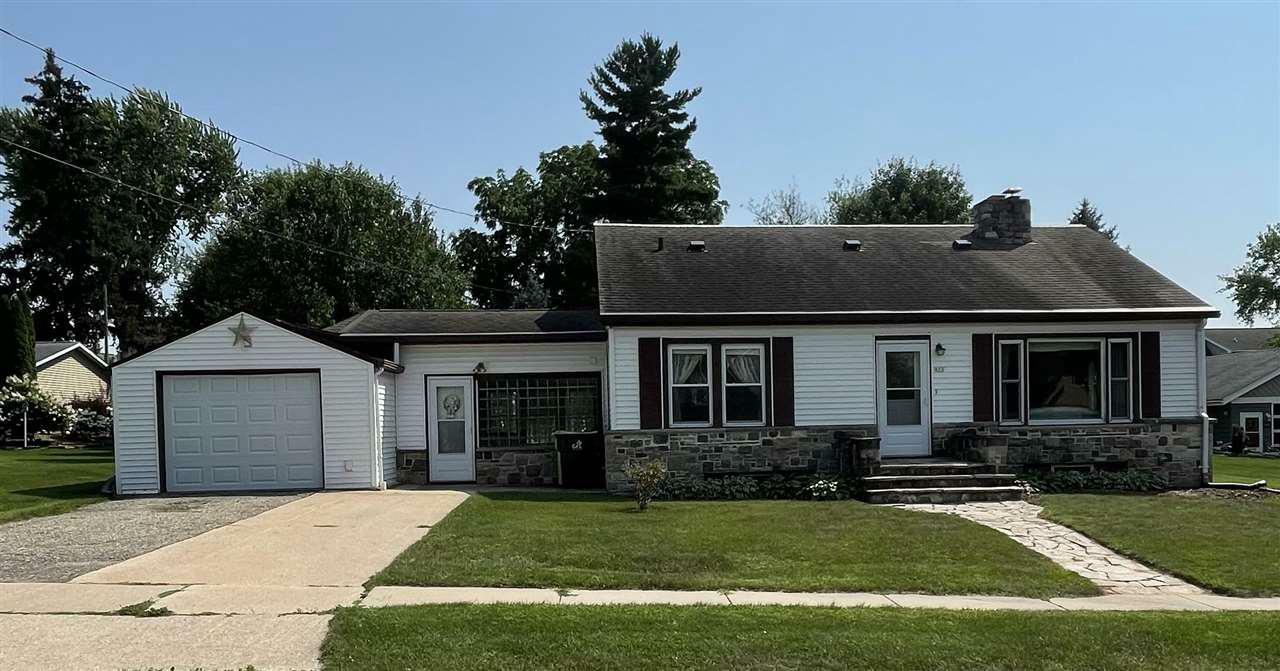 Property Photo:  453 Hill St  WI 54941 