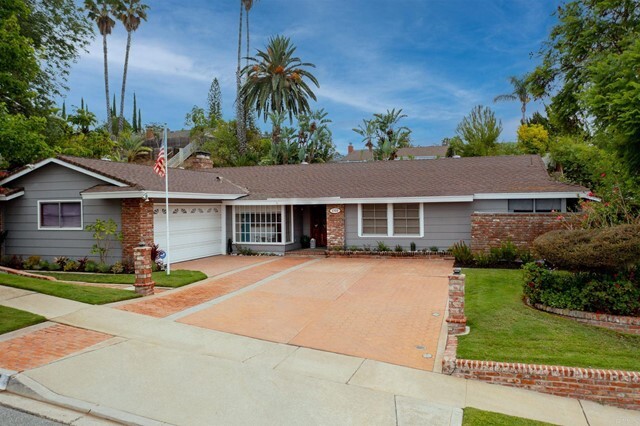 Property Photo: 1723 Craigmore Ave CA 92027