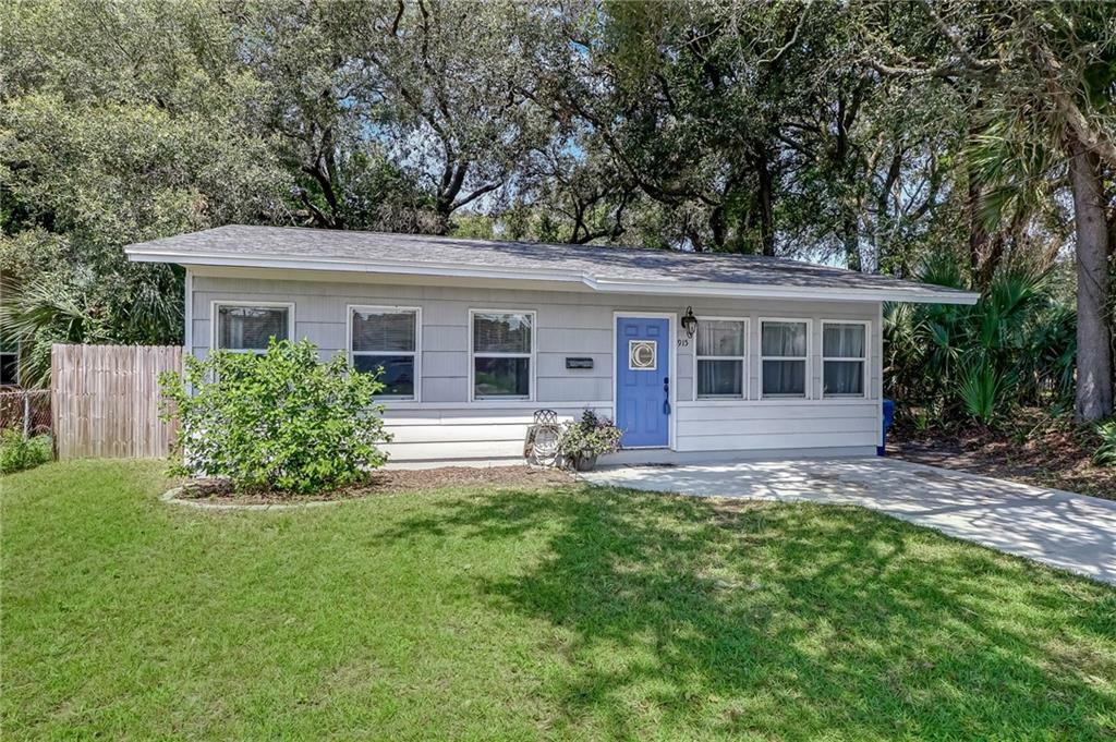 Property Photo:  915 10th Street  FL 32034 