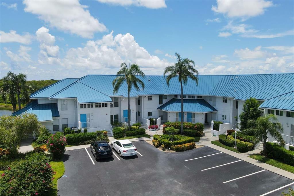 Property Photo: 958 Sandpiper Circle 958 FL 34209