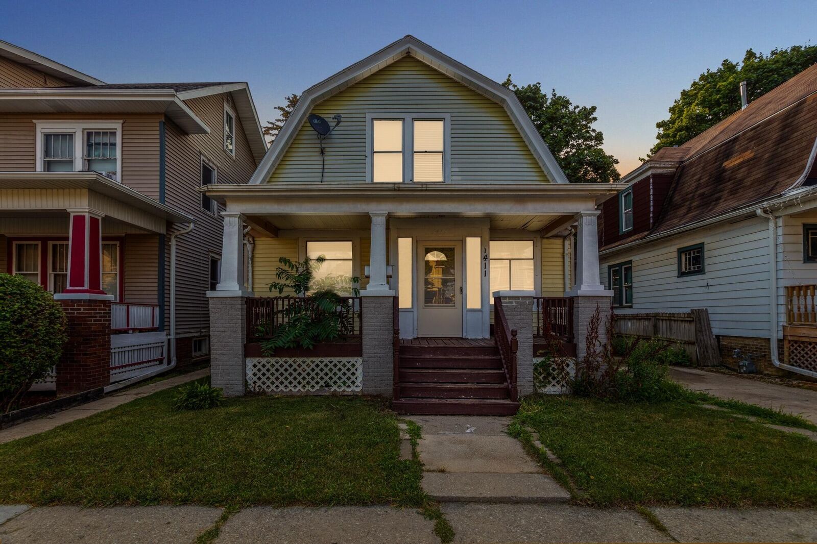 Property Photo: 1411 Carlisle Ave WI 53404