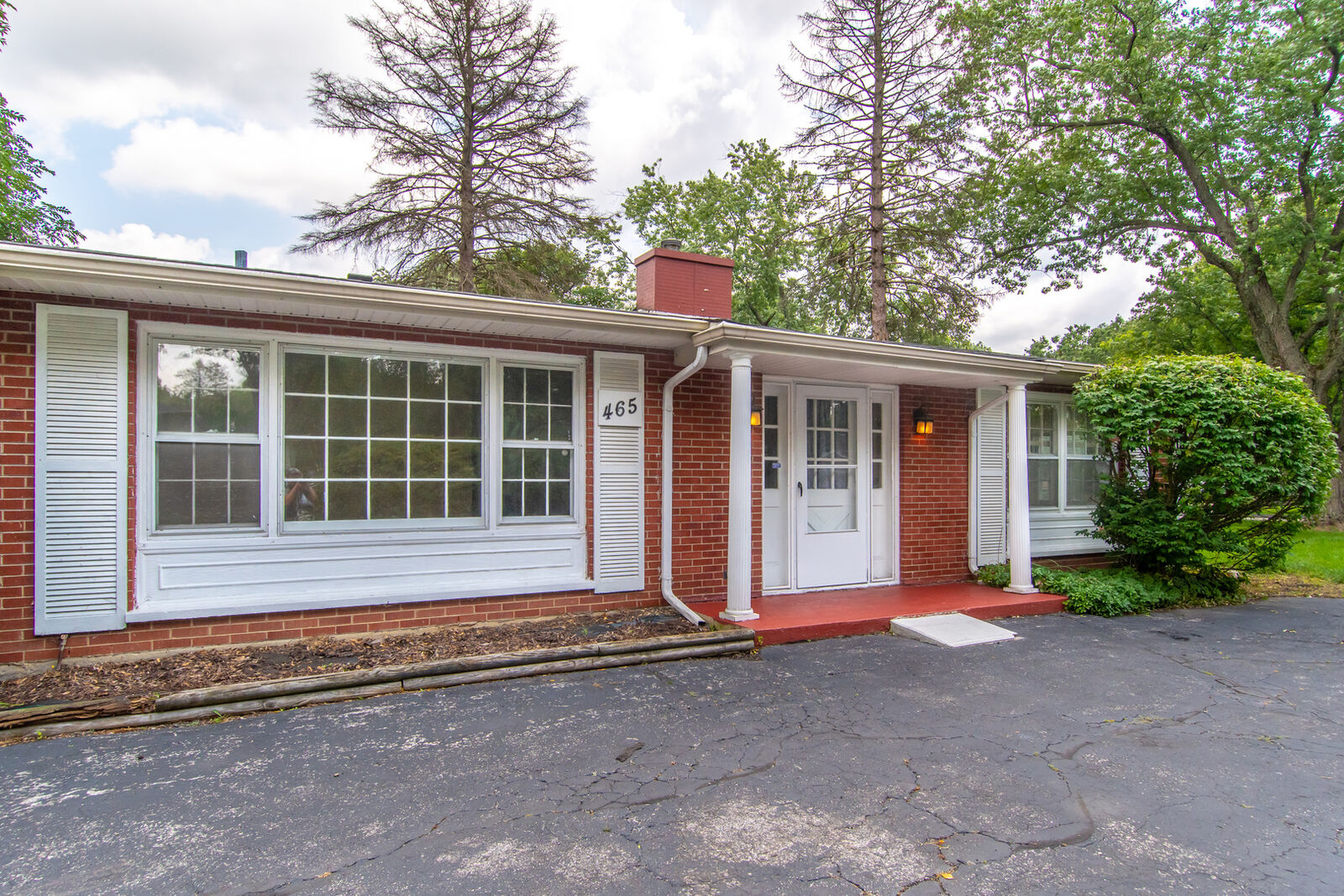 Property Photo:  3S465 Shagbark Lane  IL 60137 
