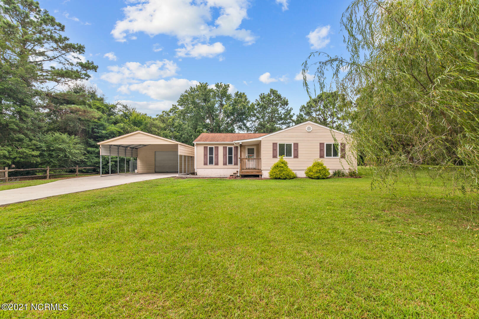 Property Photo:  1121 N Bryan Road  NC 28546 