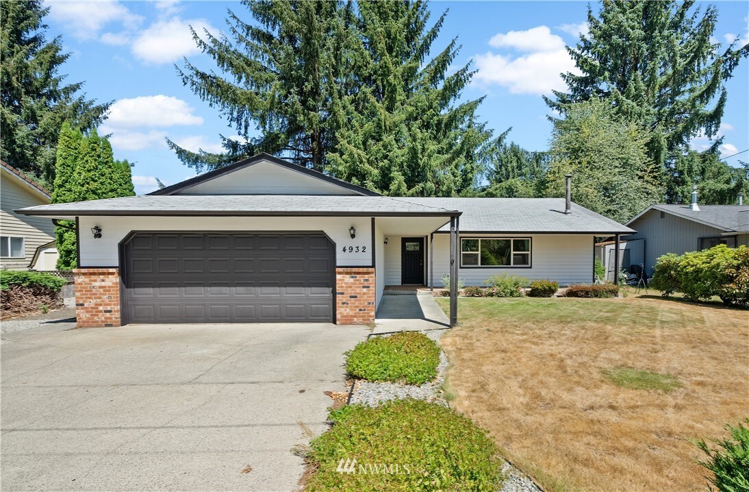 Property Photo: 4932 Oakmont Place SE WA 98513