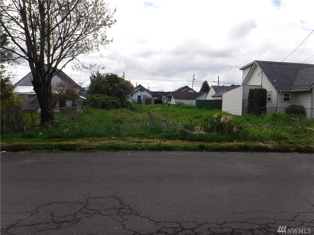 Property Photo:  1605 W 2nd St  WA 98520 