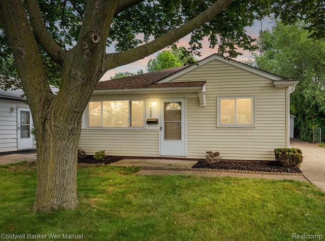 Property Photo:  6620 N Waverly Street  MI 48127 