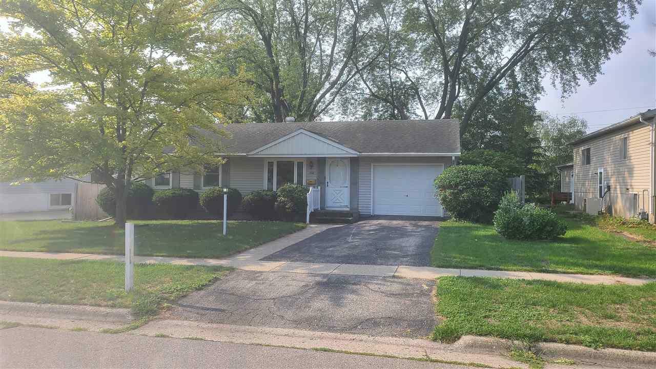 Property Photo:  1818 Grandview Dr  WI 53511 